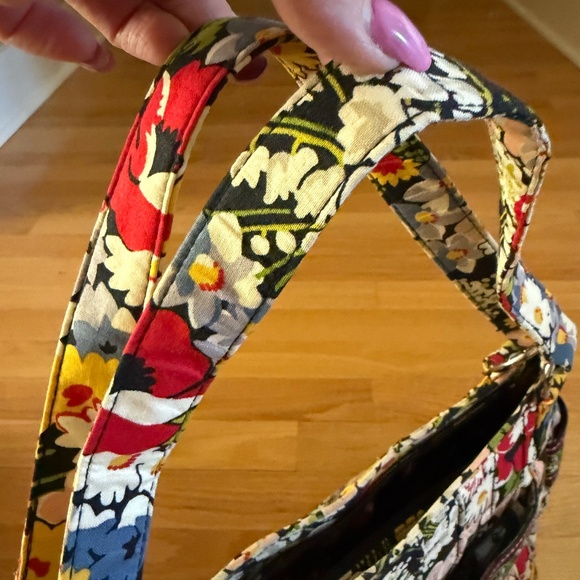 Vera Bradley Poppy Fields Handbag Purse Red Black Floral - Picture 8 of 15